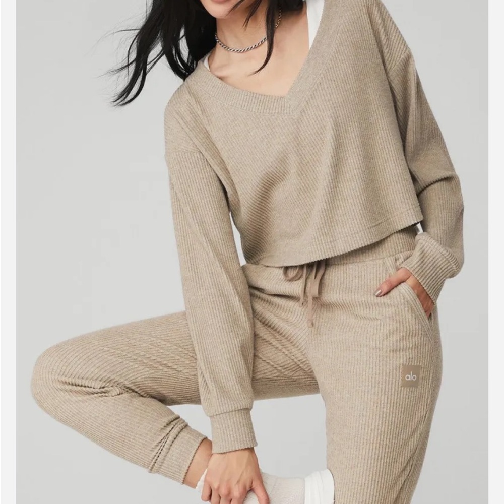 Alo Yoga Muse Lounge Set